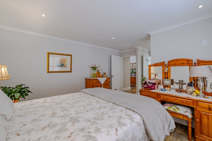 3 Bedroom Property for Sale in Chanteclair Western Cape